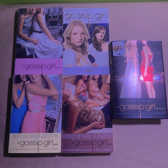 📚Book bundle📚- Gossip Girl - Picture 2 of 3